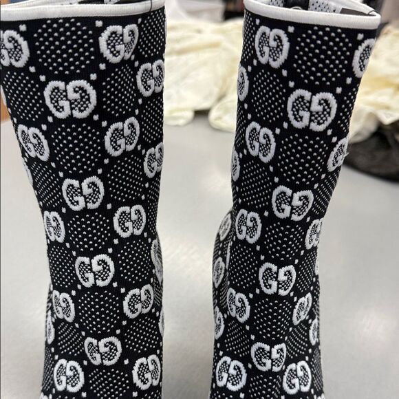 Gucci Black and White Patterned Heeled Boots - Picture 3 of 13